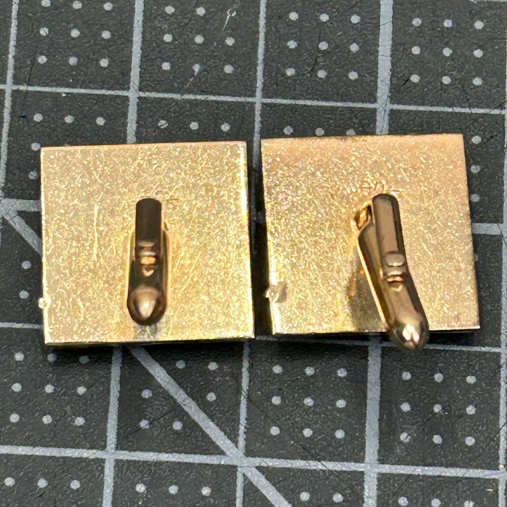 Swank Vintage Gold Tone Mother of Pearl Square Spiral Cufflinks‎ MCM Geometric